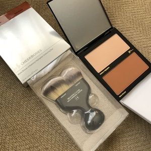 Brand new IT cosmetics contour pallet